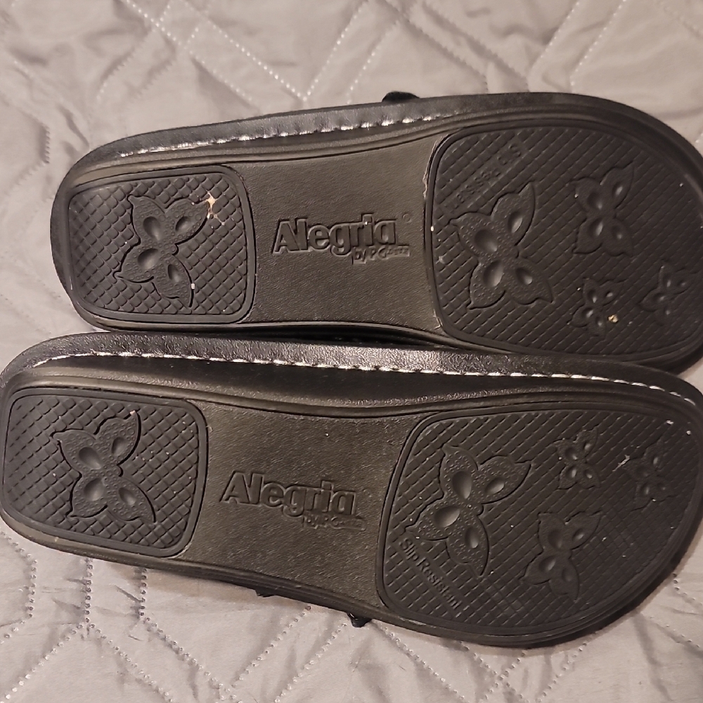 Alegria Black Embossed Leather Clogs Ali Size 37 (6.5 to 7) - Picture 4 of 7